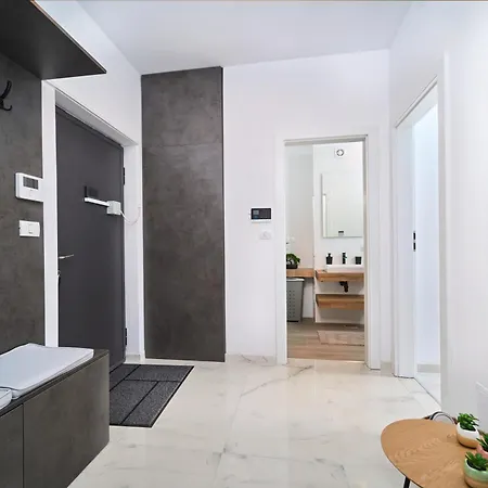 Botanic Park - Cherry Pie By Open House Apartment